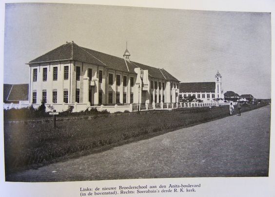 gedung-sma-st-louis-1-dan-gereja-katedral-dr-sutomo-sebelum-1906